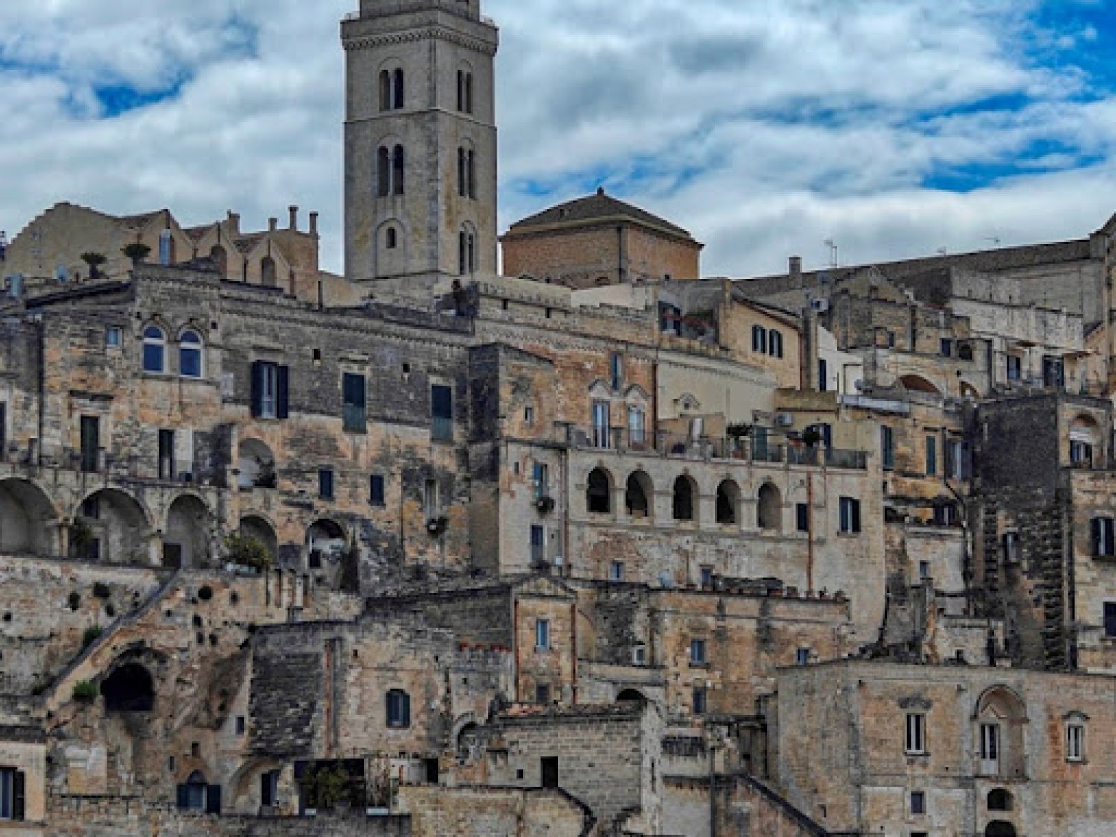 Matera, miasteczko mieszkalnych jaskiń, czyli sassi