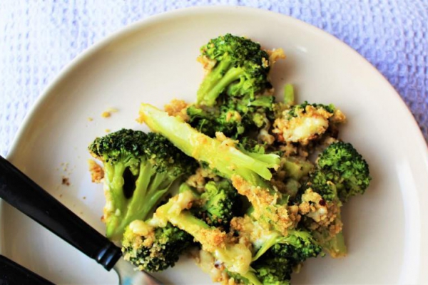 Broccoli cheese & crumble