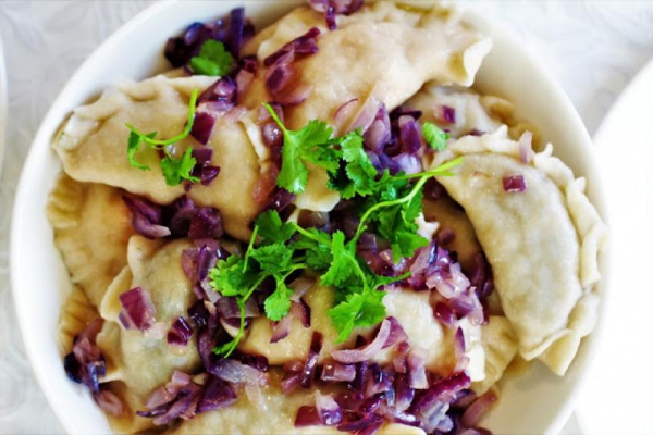 Pierogi z zieloną soczewicą i koperkiem i z nadzieniem z batatów i sera ricotta /Dumplings stuffed green lentils and dill and sweet potatoes and ricotta cheese.