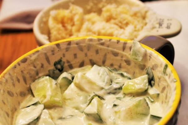 Cucumber Raita i Banana Sambal