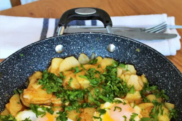 Huevos Rotos – wegetariańska tortilla z Wysp Kanaryjskich