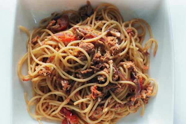 033. spaghetti z tuńczykiem