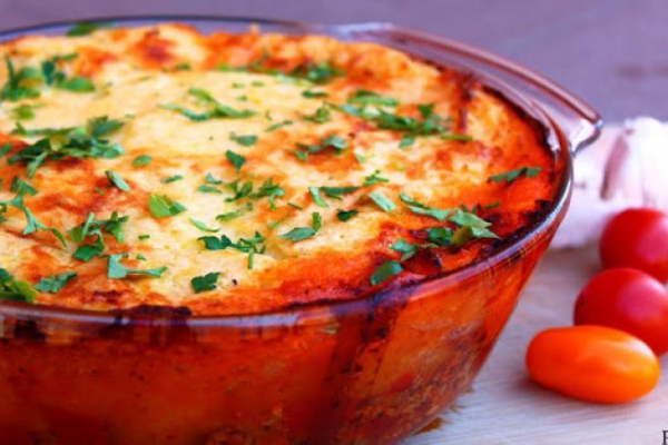 Zapiekanka z mięsem mielonym i puree ziemniaczanym