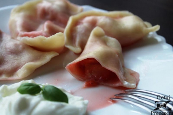 Pierogi z truskawkami