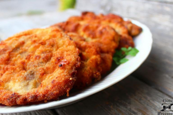 Kotlety schabowe moczone w mleku i cebuli