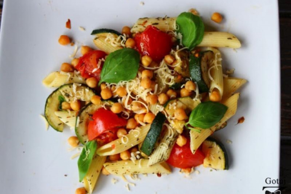 Makaron penne z cukinią