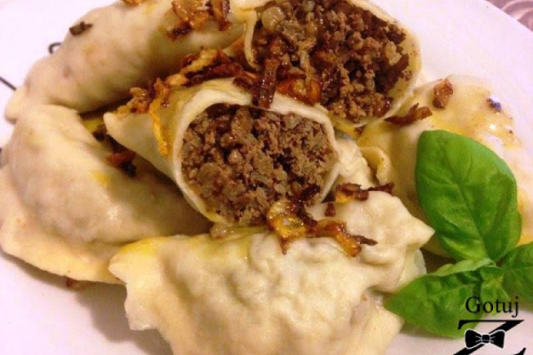 Pierogi z kaszą gryczaną i wątróbką