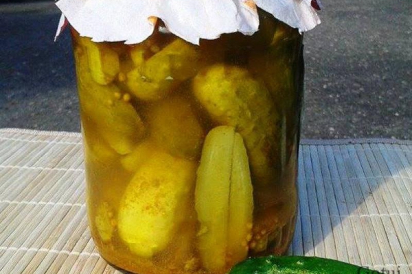 Ogórki w zalewie curry