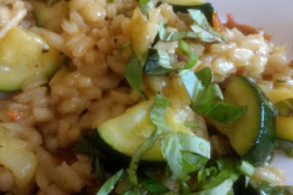 Risotto z cukinią i suszonymi pomidorami