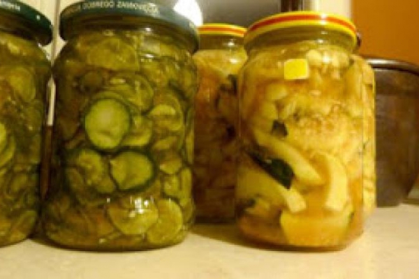 Jacolowe ogórki z czosnkiem i chili