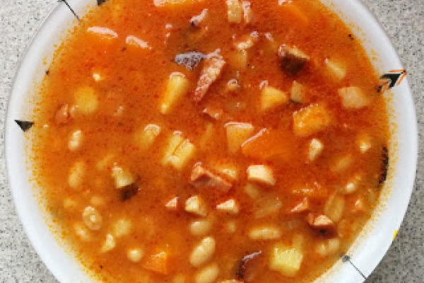Zupa fasolowa