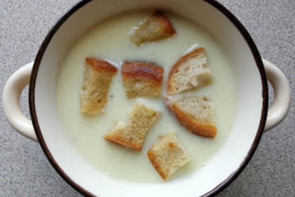 Zupa czosnkowa