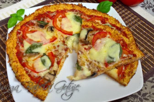 Pizza na cieście z kalafiora – Pizza kalafiorowa bez mięsa i glutenu