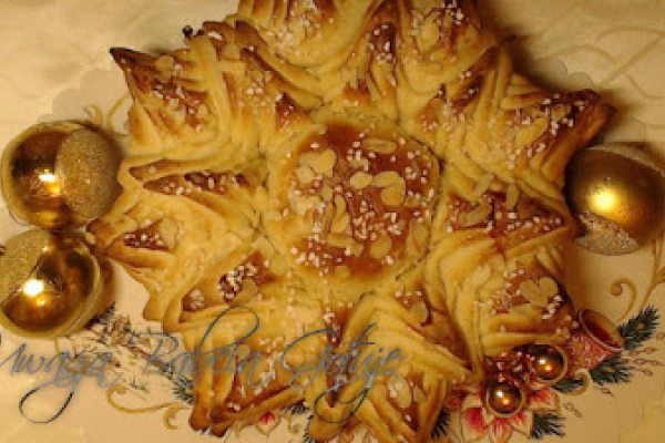Gwiazda z Ciasta Drożdżowego
