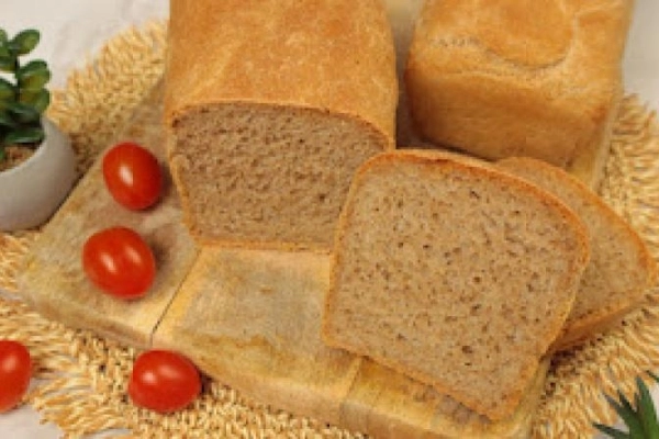 Najprostszy domowy chleb orkiszowy / wystarczy wymieszać składniki i upiec