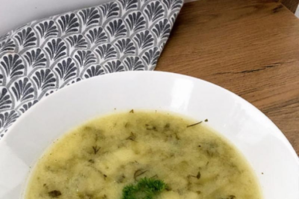Przepis na Szybką Zupę Ogórkową