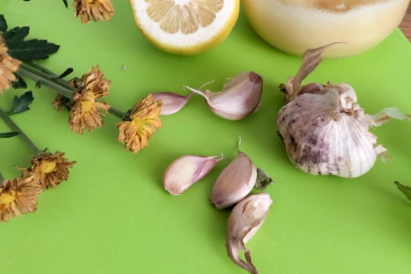 Domowy Syrop z Czosnku – Naturalny Antybiotyk