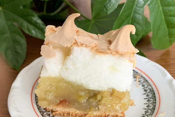 Rabarbarowy Diabełek – Ciasto z Rabarbarem