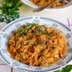 Bigos z młodej kapusty
