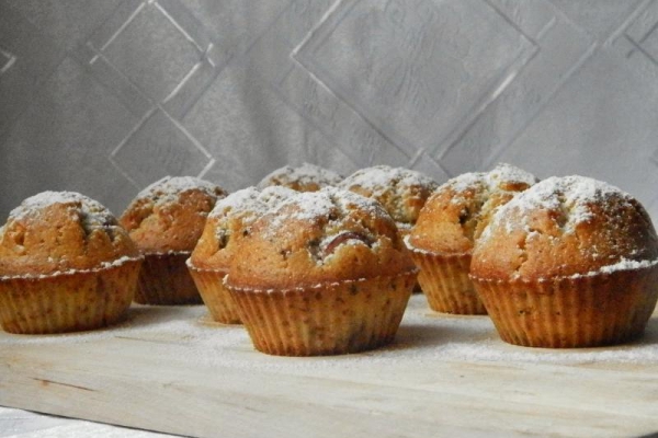 Waniliowe muffinki z czereśniami i gorzką czekoladą