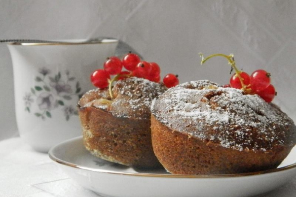 Muffinki z agrestem i czerwoną porzeczką
