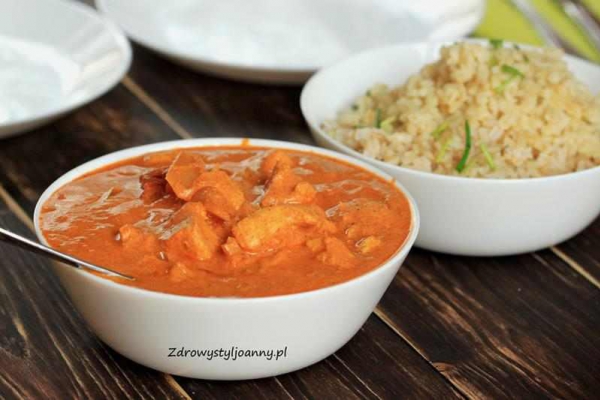 Kurczak tikka masala.