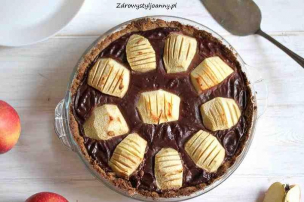 Tarta z budyniem i jabłkami.