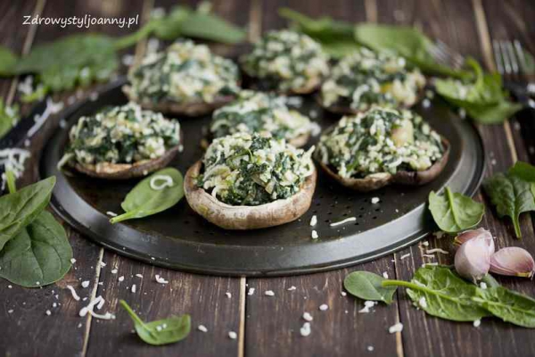 Faszerowane pieczarki portobello.
