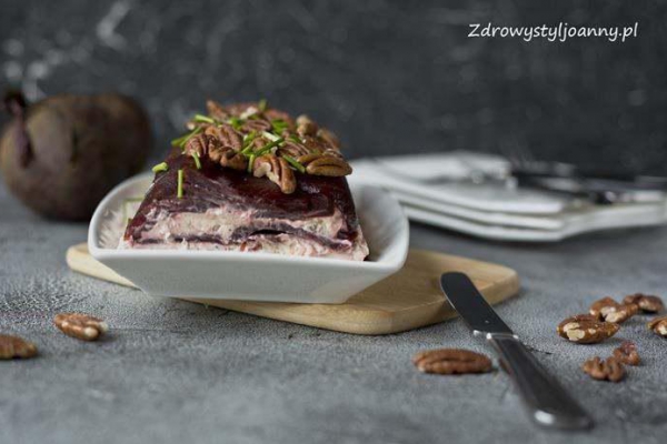 Terrina z buraków i serka śmietankowego.