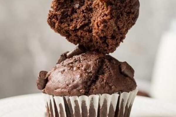 Zdrowe czekoladowe muffinki z cukinią.