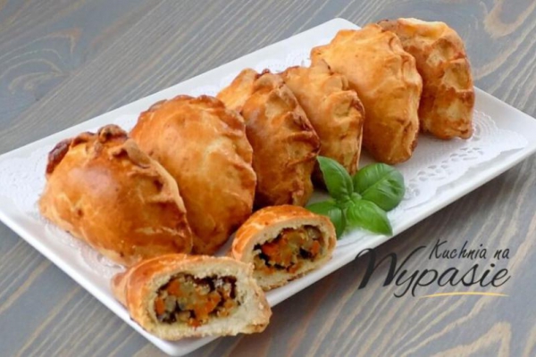 Pieczone pierogi w kruchym cieście