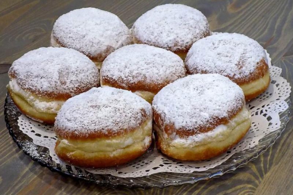 Puszyste pączki smażone na smalcu
