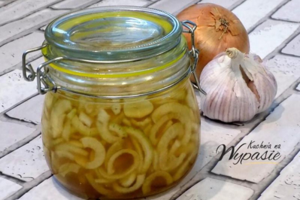 Domowy syrop cebulowo – czosnkowy