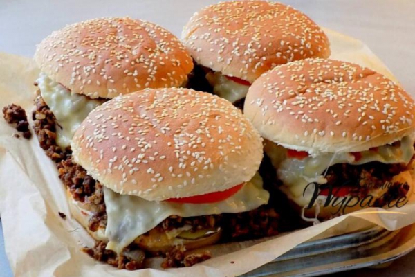 Zapiekanka cheeseburger