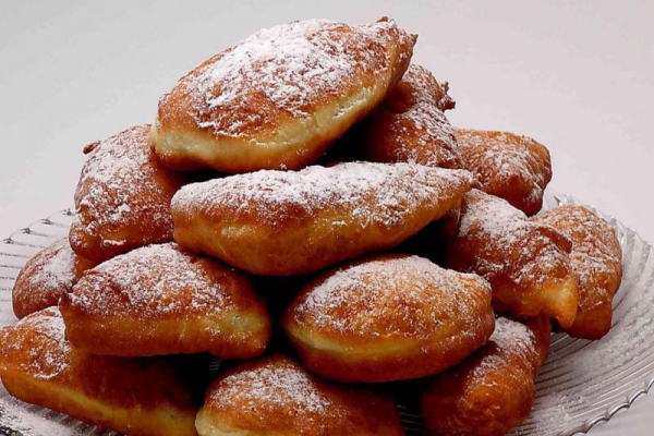 Trójkątne pączki z patelni