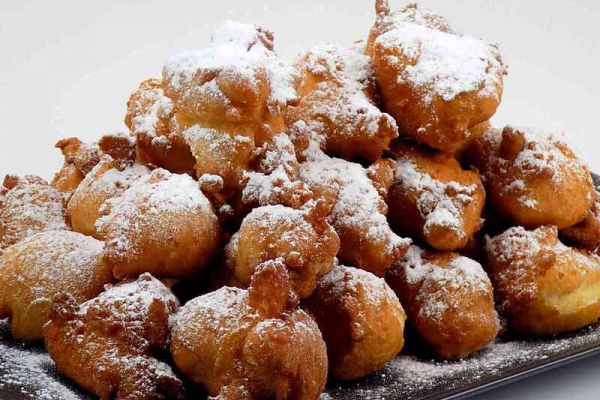 Szybkie mini pączki serowe