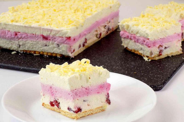 Ciasto truskawkowe bez pieczenia