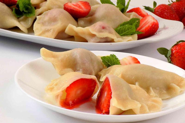 Pierogi z truskawkami