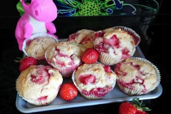 Szybkie muffinki z truskawkami