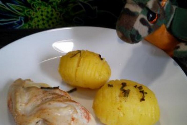 Filet z kurczaka faszerowany serem i pieczarkami