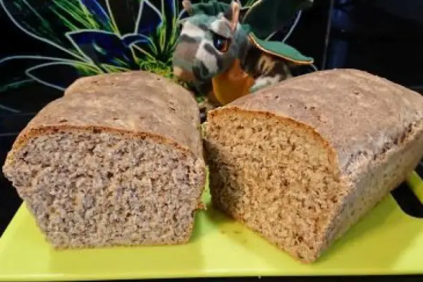 Chleb pszenno-żytni z nasionami
