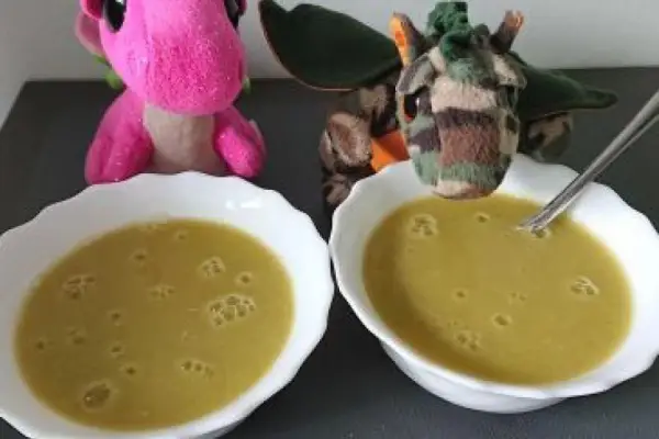 Zupa krem z zielonego groszku i pora