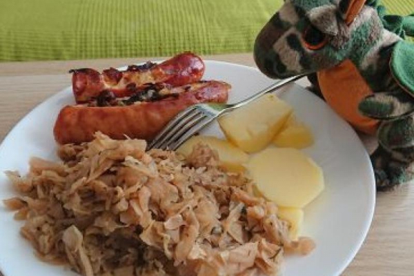 Młoda kapusta z koperkiem