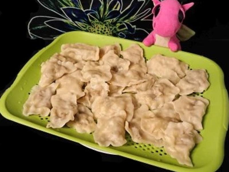 Pierogi z pieczarkami i suszonymi pomidorami