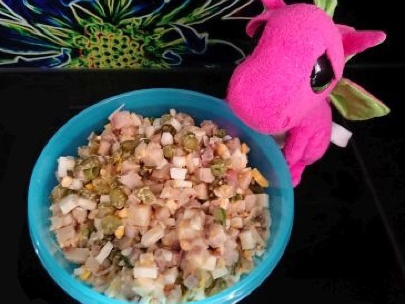 Sałatka śledziowa z ogórkami i jajkiem