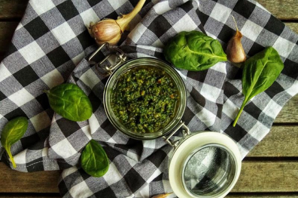Szpinakowe pesto