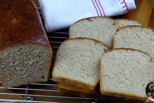 Prosty i łatwy chleb domowy