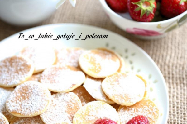 Mini pankejki (pancakes).
