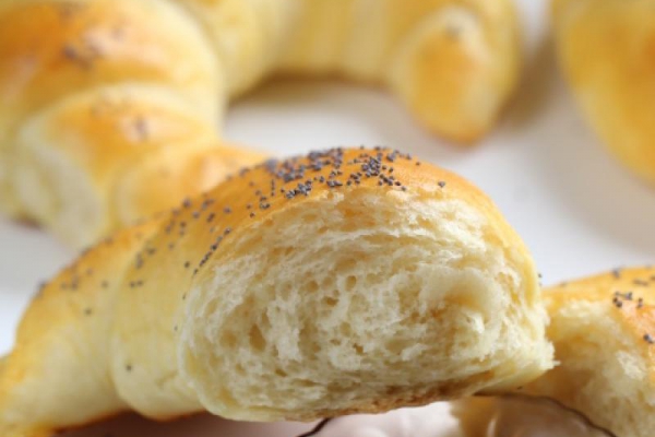 Rogaliki drożdżowe – śniadaniowe.