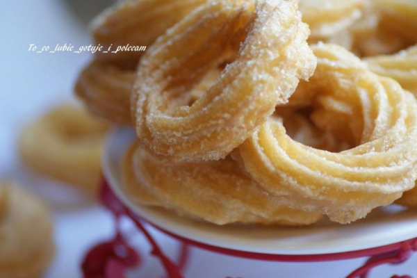 Gniazdka, oponki ptysiowe a’la churros